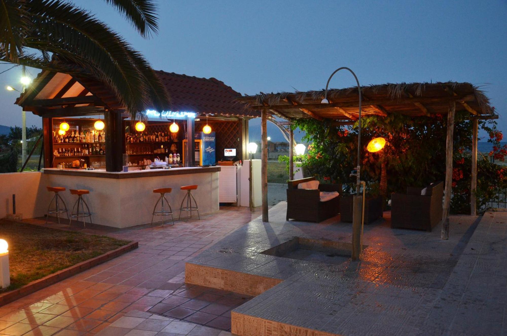 Rihios Hotel Stavros  Eksteriør bilde